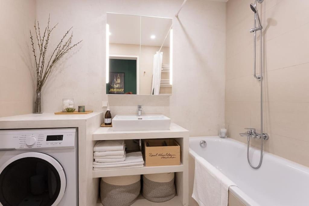 Dream Apartment - Central And Quiet With Ac And Free Parking Garage Wien Ngoại thất bức ảnh