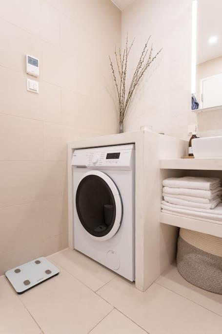 Dream Apartment - Central And Quiet With Ac And Free Parking Garage Wien Ngoại thất bức ảnh